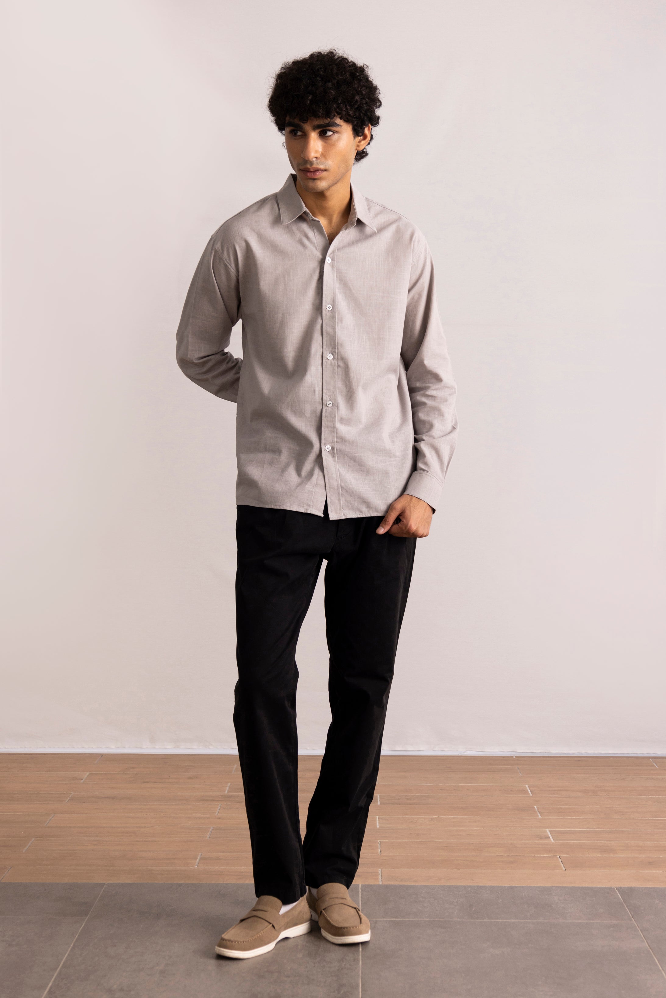 LINEN BUTTON-UP SHIRT