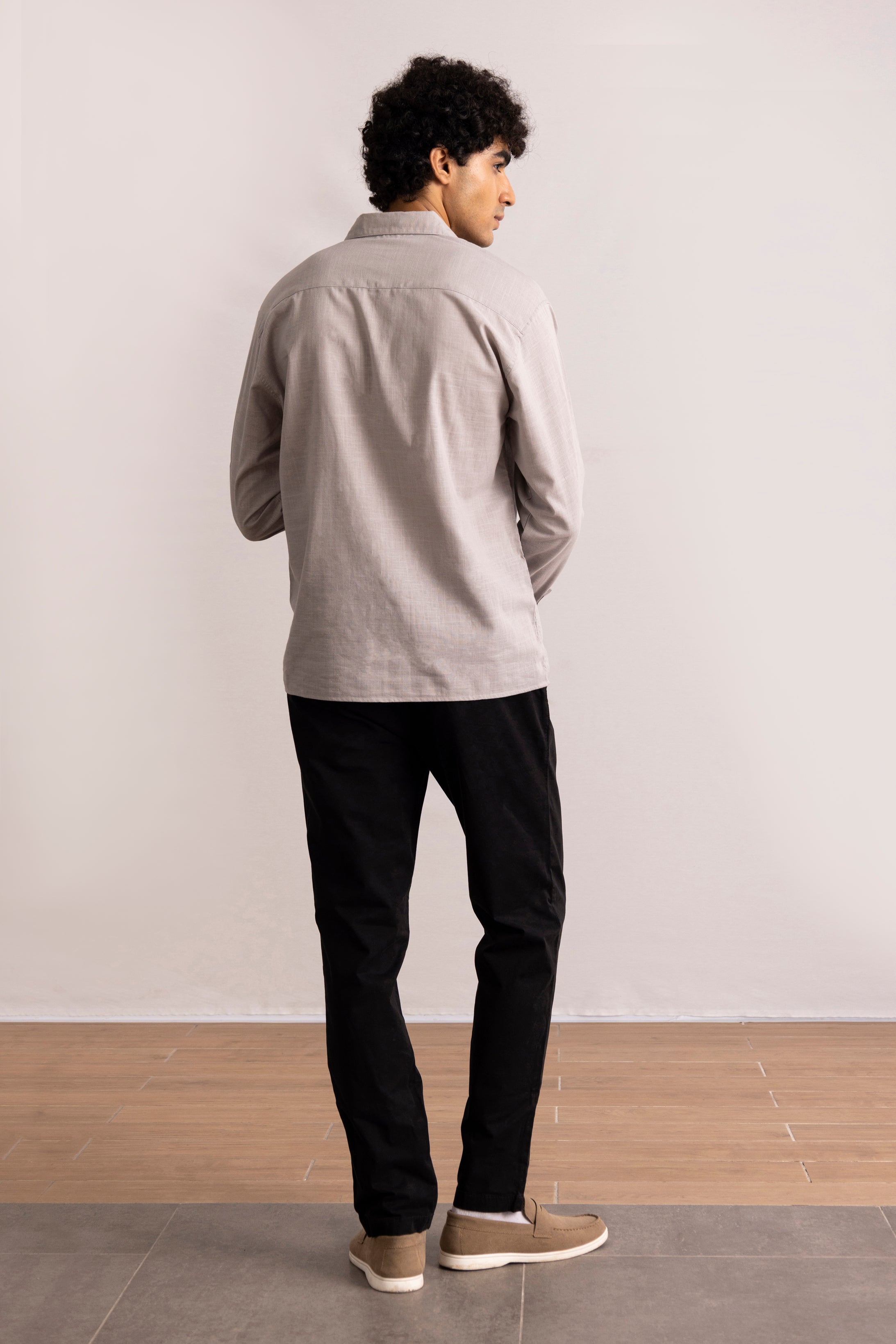 LINEN BUTTON-UP SHIRT