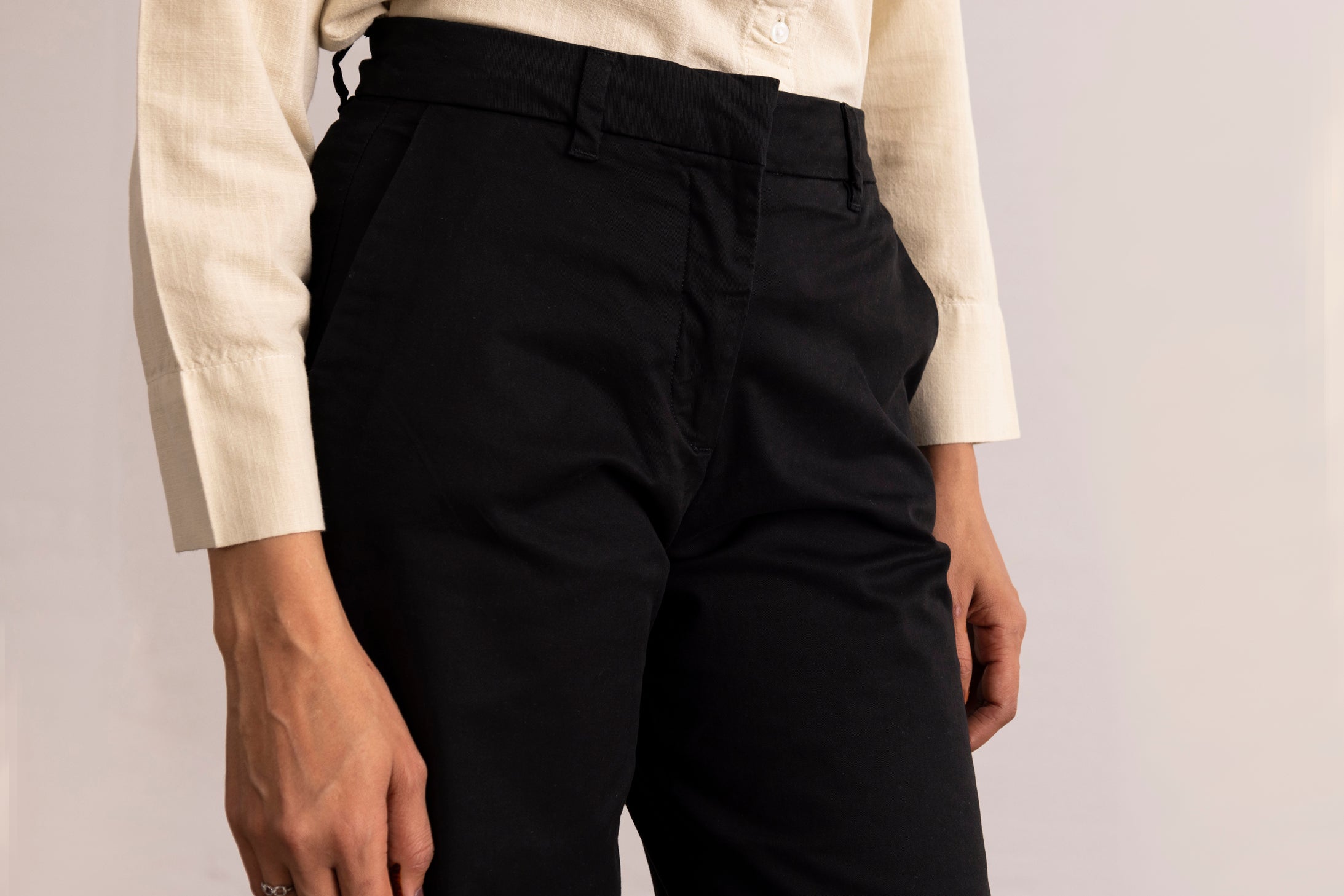 STRAIGHT-LEG CHINO