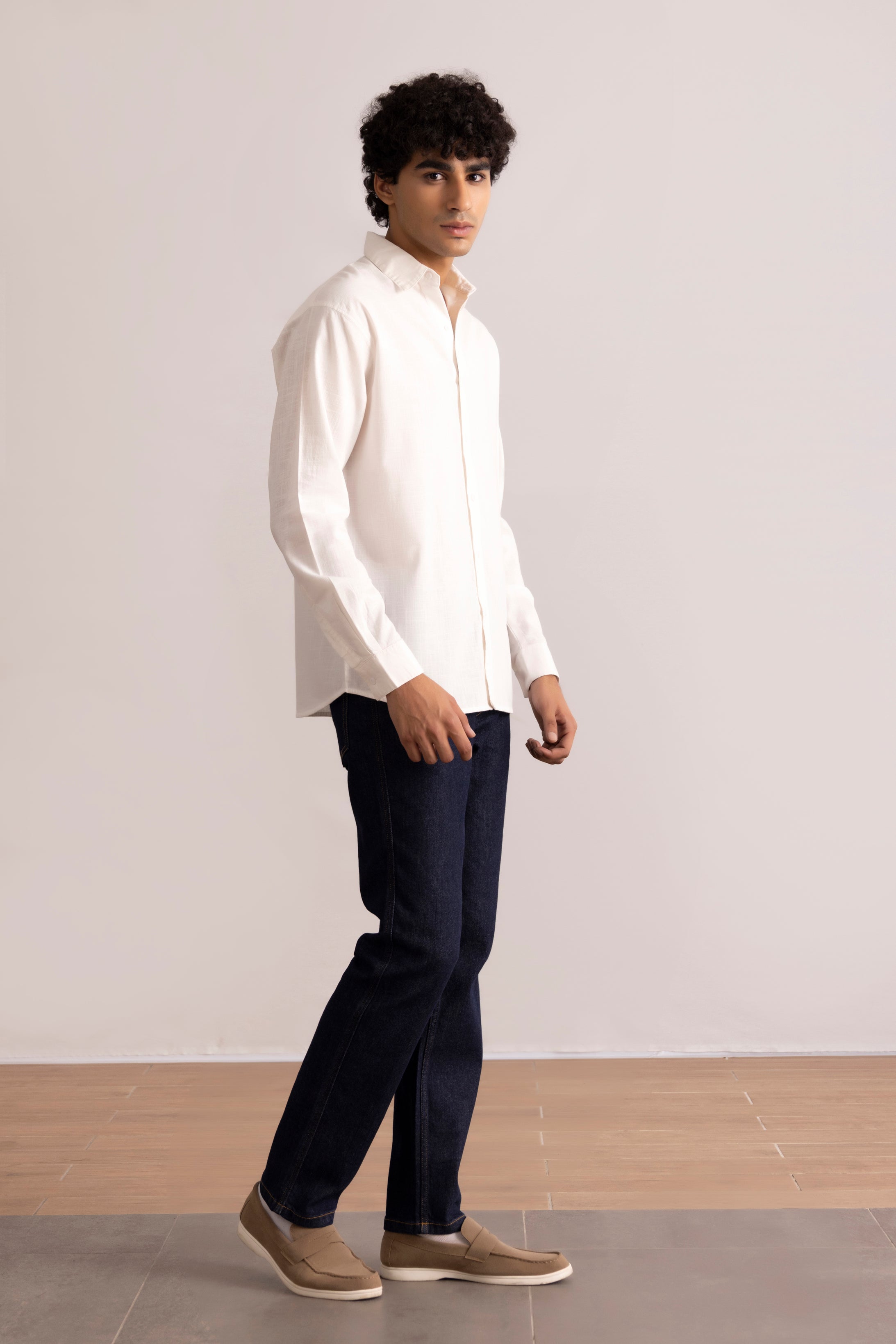 LINEN BUTTON-UP SHIRT