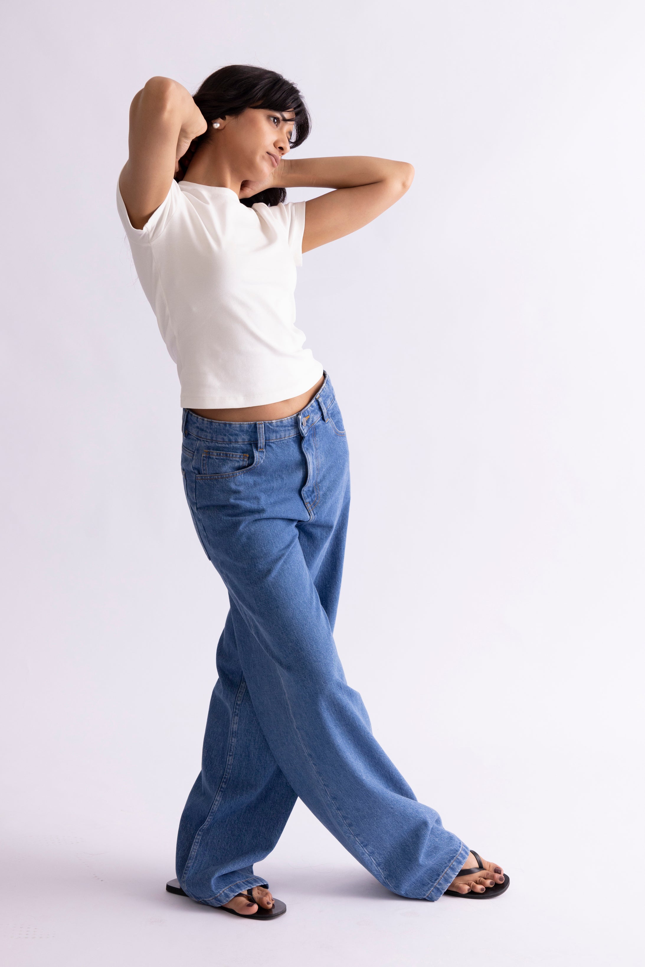 BASIC WHITE T SHIRT