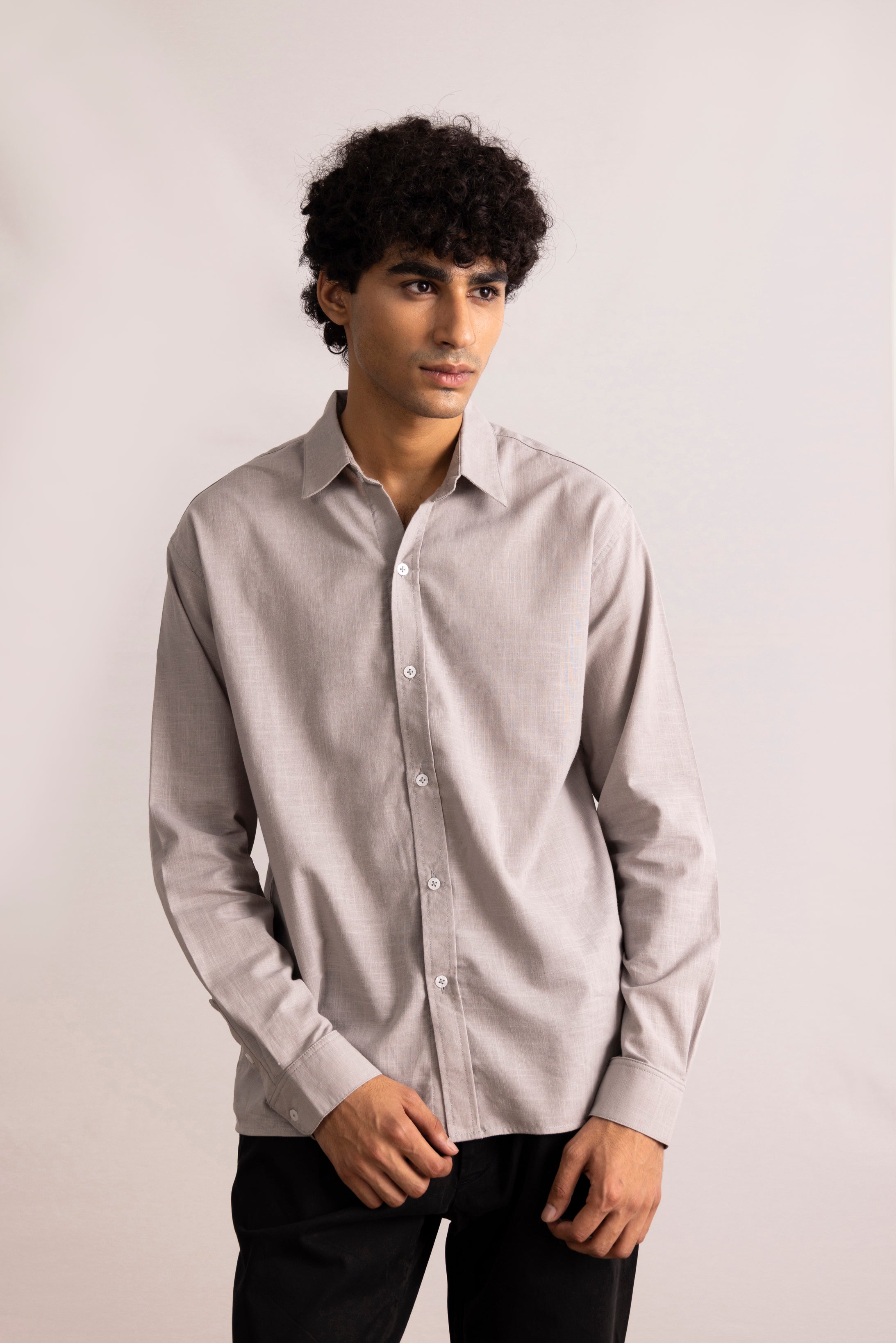 LINEN BUTTON-UP SHIRT