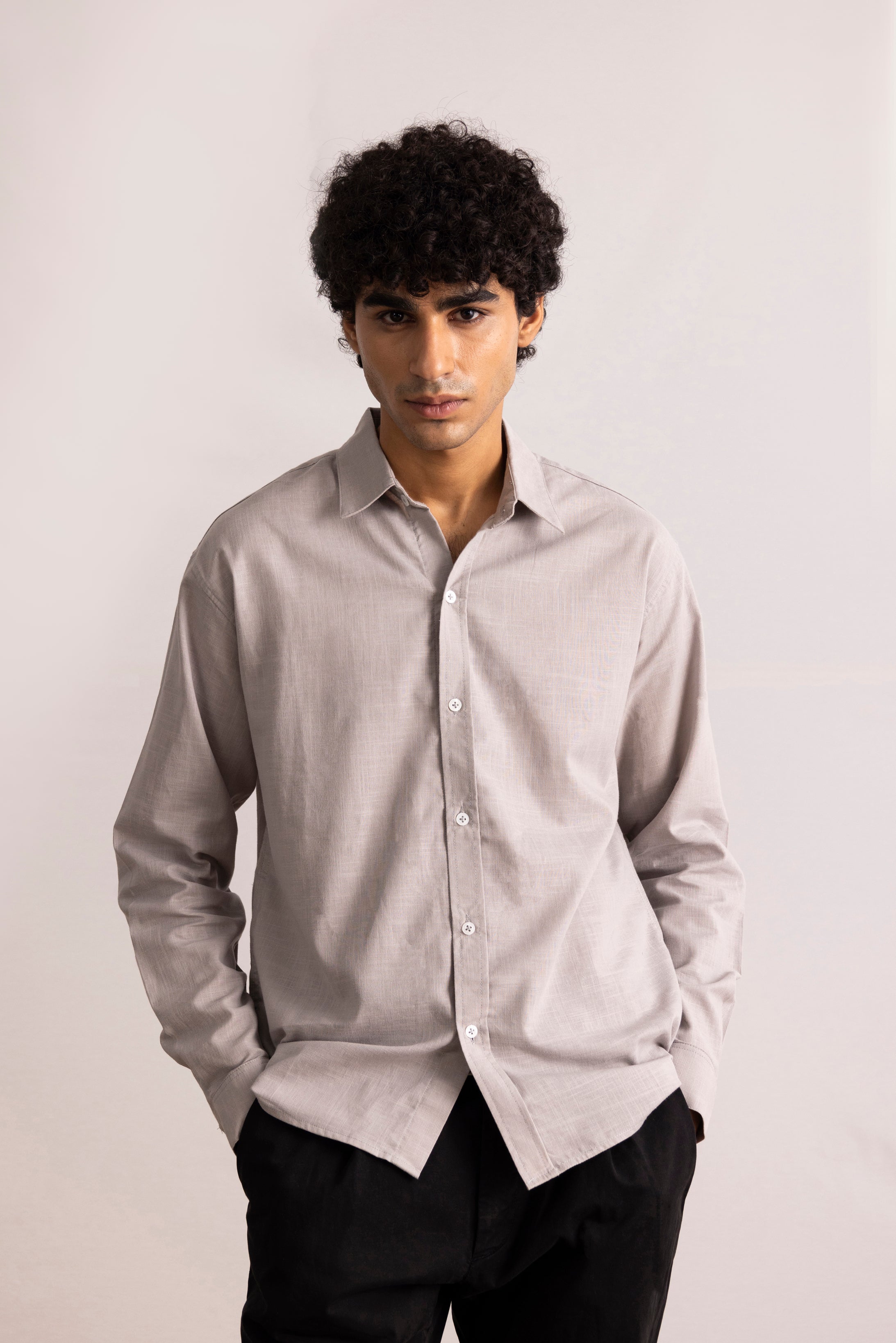 LINEN BUTTON-UP SHIRT
