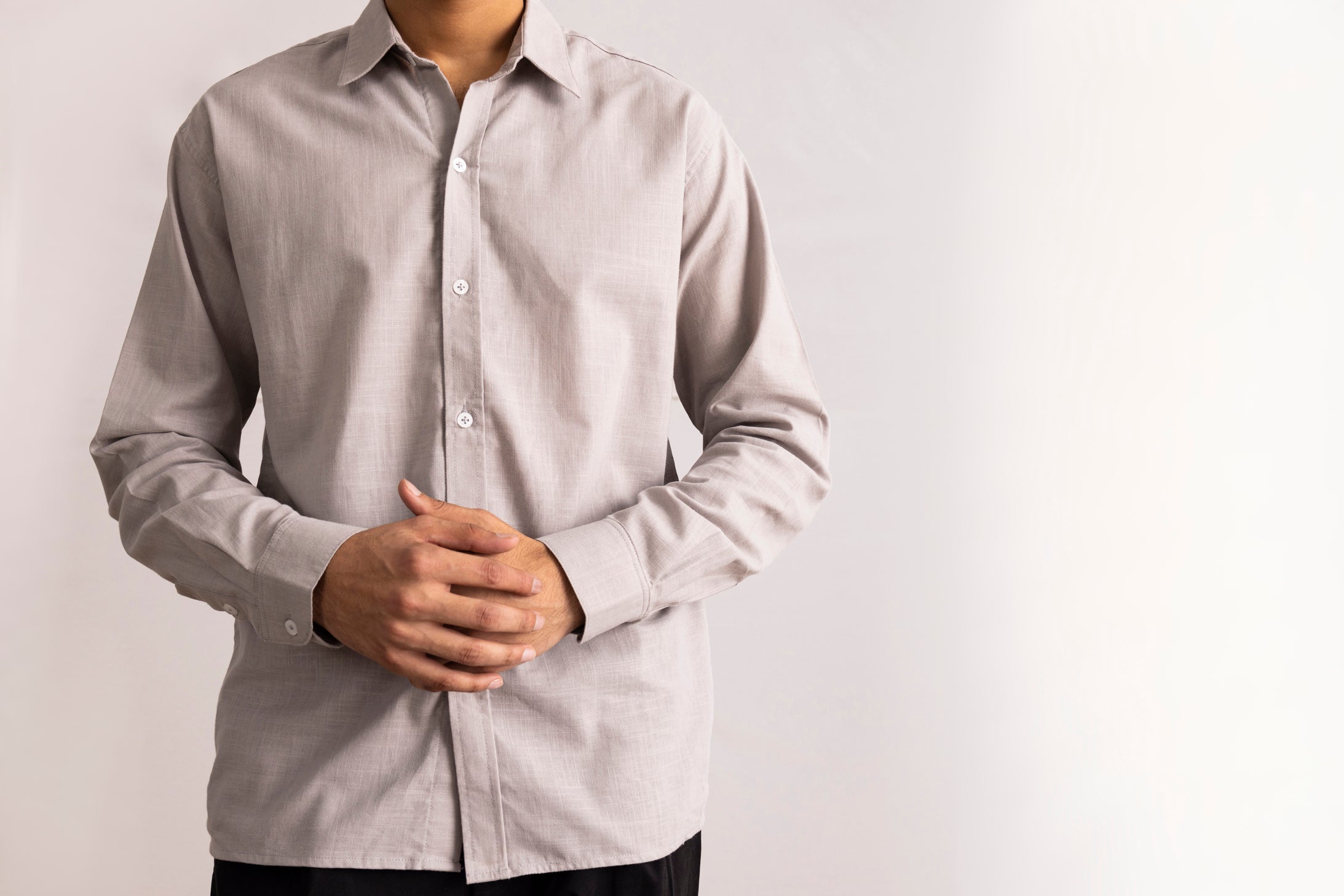LINEN BUTTON-UP SHIRT