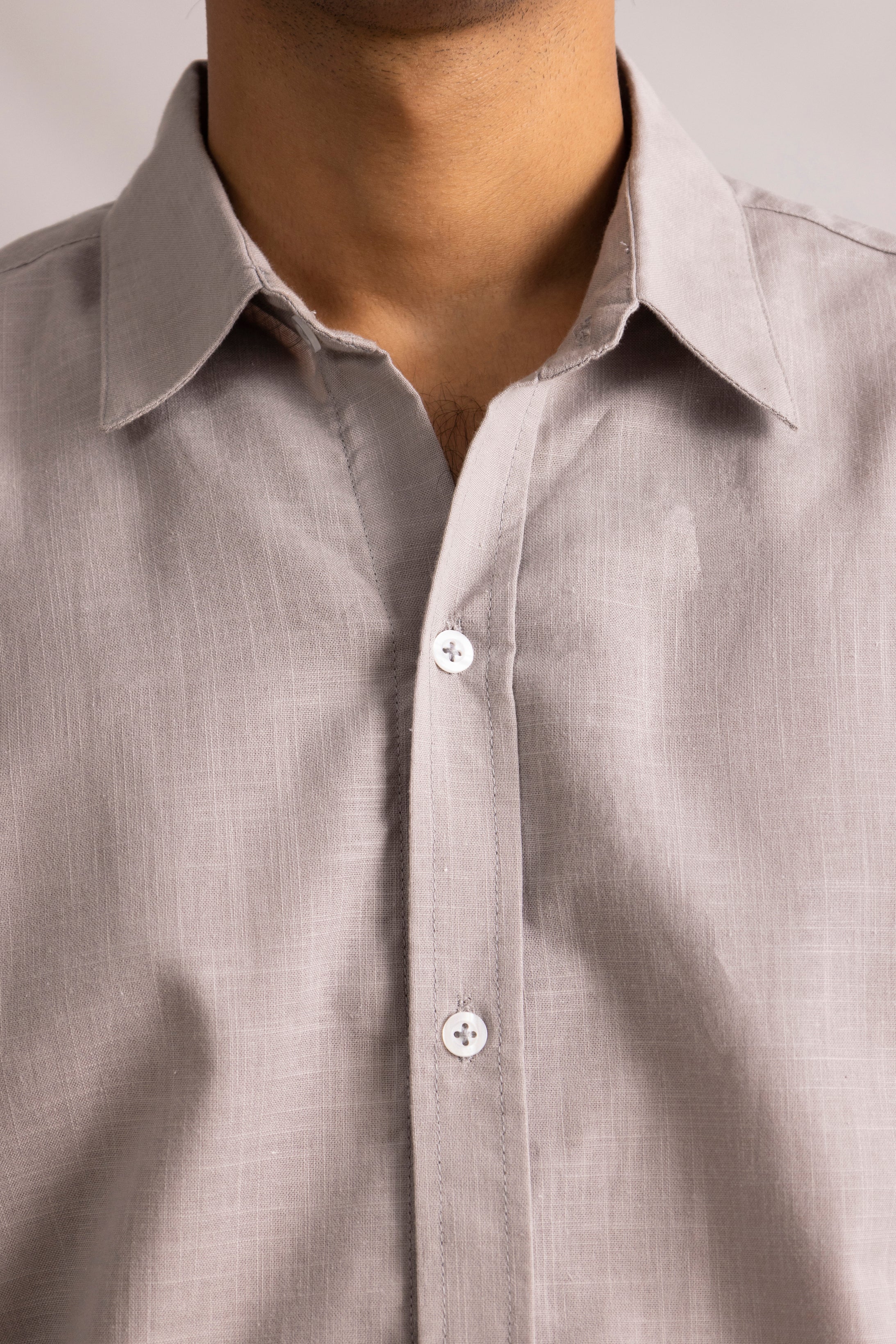 LINEN BUTTON-UP SHIRT