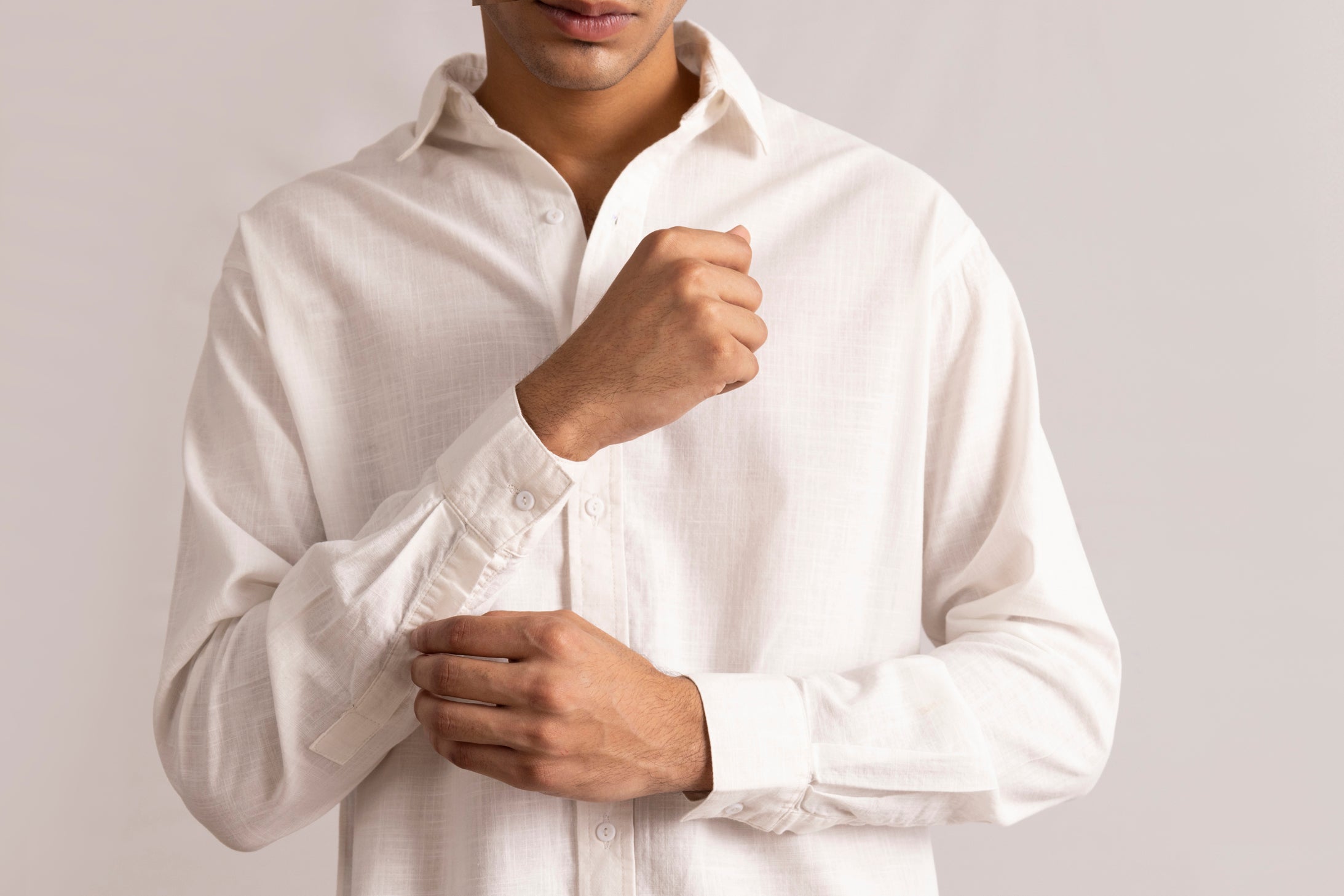 LINEN BUTTON-UP SHIRT