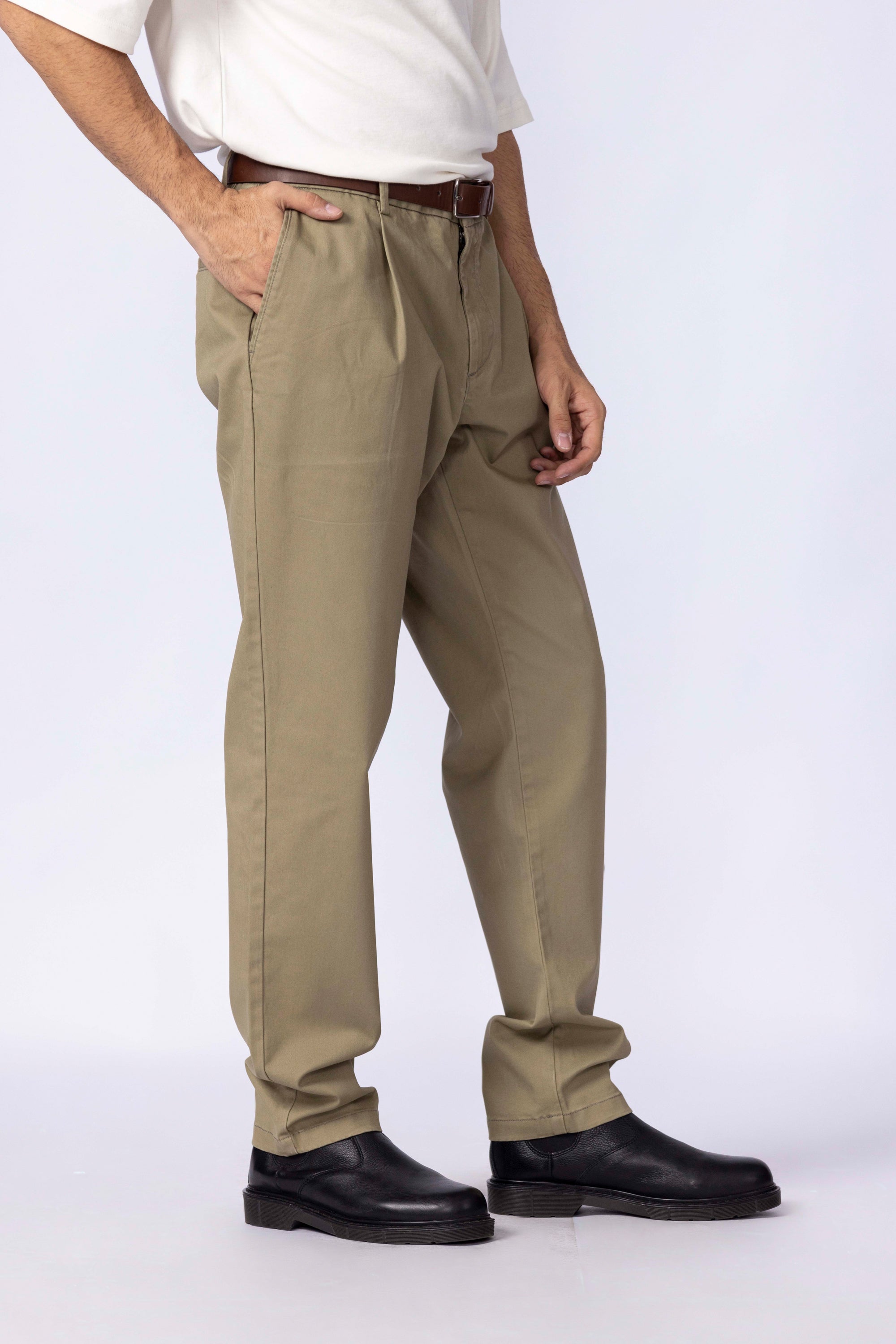 Men's Pleated Chino Pants With Belt